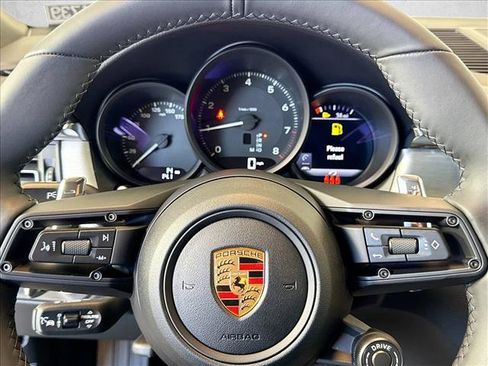 Certified 2026 Porsche Macan AWD/4WD image 14
