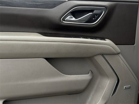 Used 2022 GMC Yukon SLT w/ SLT Premium Package image 26