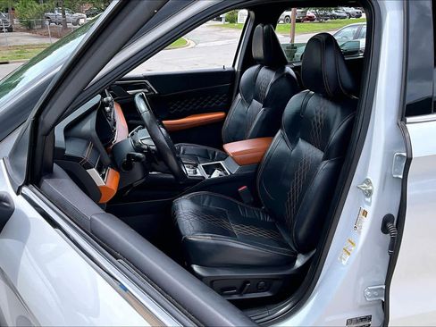 Used 2022 Mitsubishi Outlander SEL image 8