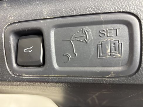 Used 2024 Ford Expedition Limited AWD/4WD image 25