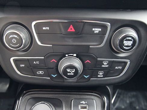 Used 2019 Jeep Compass Altitude image 27