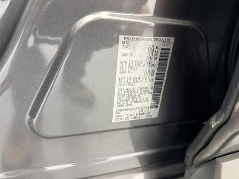 Used 2025 Nissan Pathfinder SV AWD/4WD image 28