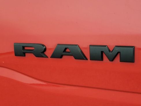 Used 2022 RAM 1500 Laramie AWD/4WD image 7