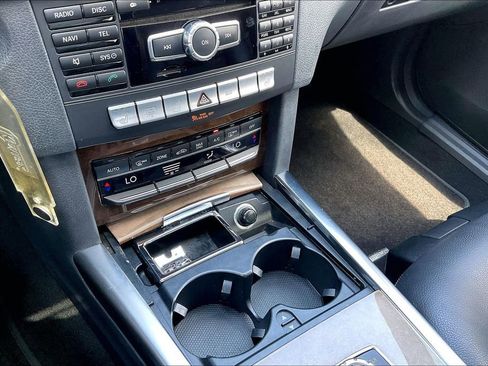 Used 2014 Mercedes-Benz E 350 Sedan image 25