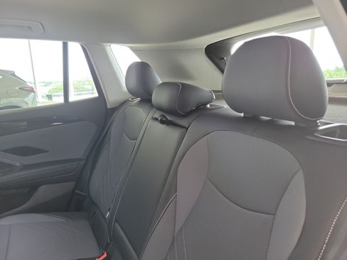 Used 2025 Volkswagen Tiguan SE FWD image 15