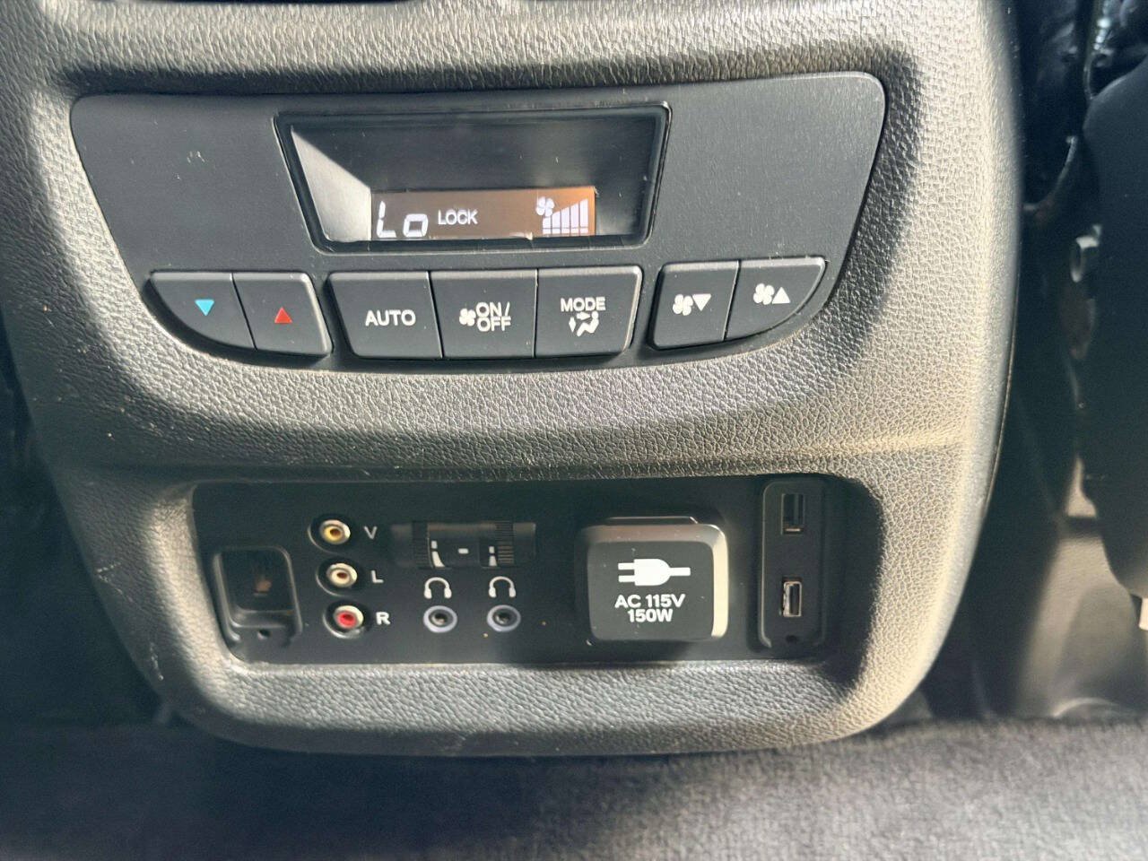 Used 2018 Honda Pilot Touring image 30