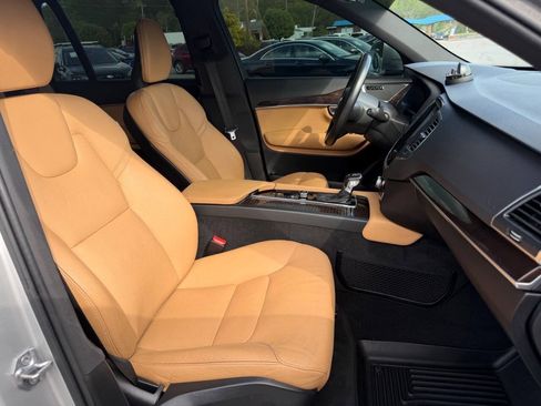 Used 2019 Volvo XC90 T6 Momentum w/ Protection Package Premier AWD/4WD image 19