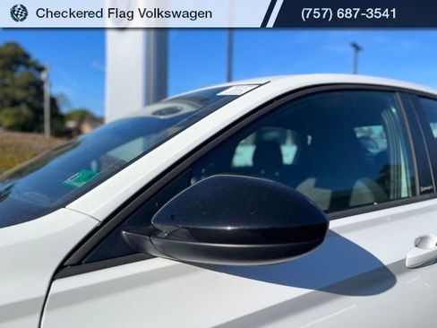 Used 2025 Volkswagen Jetta Sport image 2