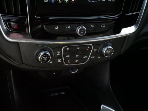 Used 2023 Chevrolet Traverse LT FWD image 23