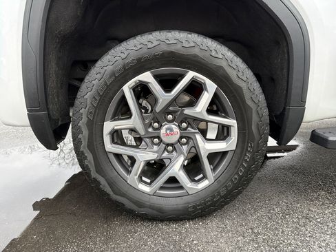 Used 2023 GMC Sierra 1500 SLT w/ SLT Premium Package image 21