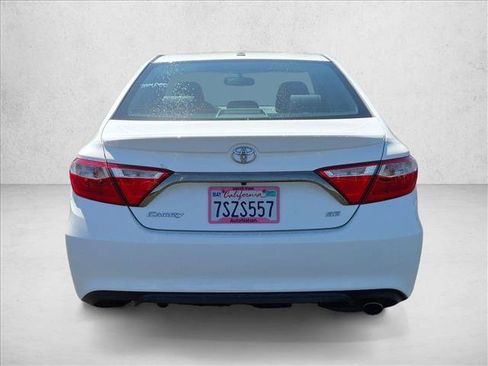 Used 2016 Toyota Camry SE w/ Moonroof Package FWD image 7