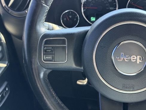 Used 2018 Jeep Wrangler Unlimited Sport S AWD/4WD image 23