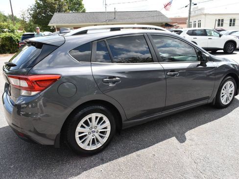 Used 2018 Subaru Impreza 2.0i Premium AWD/4WD image 3