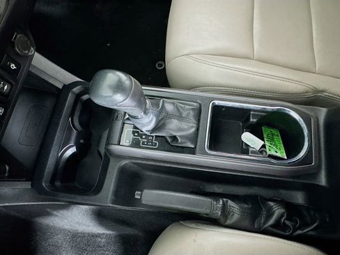 Used 2019 Toyota Tacoma TRD Sport w/ Exterior Package image 15