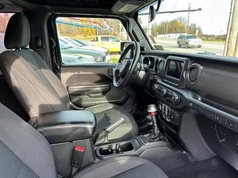 Used 2022 Jeep Wrangler Sport S image 21
