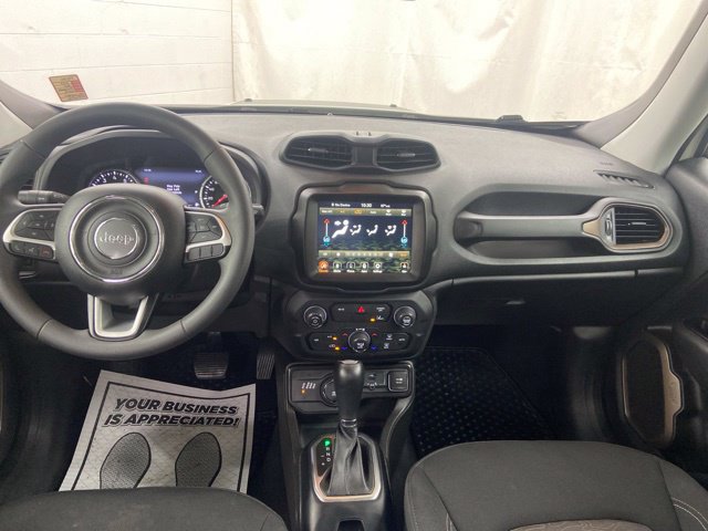 Used 2023 Jeep Renegade Latitude AWD/4WD image 10
