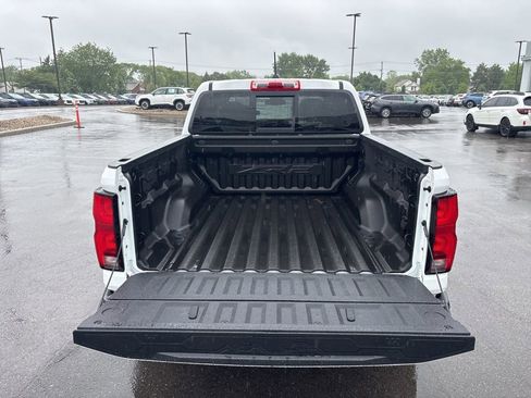 Used 2024 Chevrolet Colorado ZR2 w/ Technology Package AWD/4WD image 8