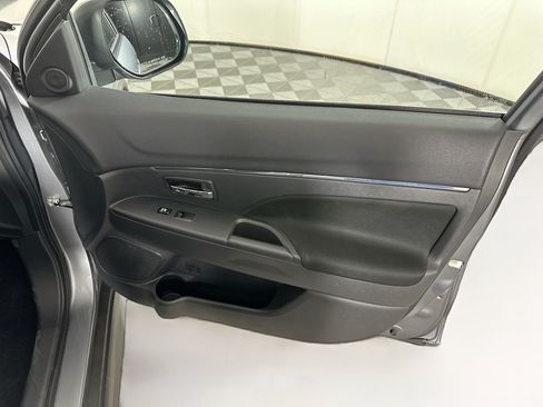 Used 2024 Mitsubishi Outlander Sport ES AWD/4WD image 29
