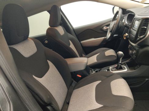 Used 2014 Jeep Cherokee Latitude FWD image 21