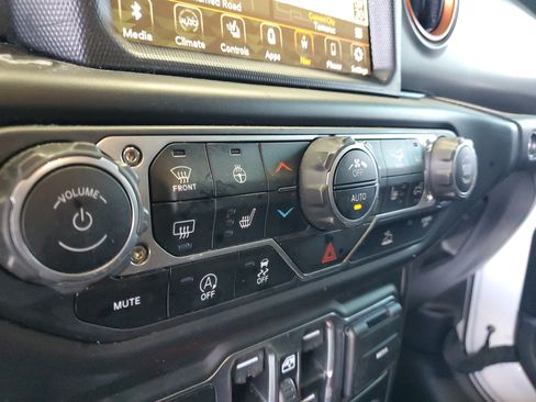 Used 2023 Jeep Gladiator Mojave w/ LED Lighting Group AWD/4WD image 27