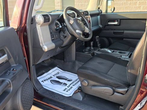 Used 2007 Toyota FJ Cruiser 4WD w/ Convenience Pkg image 9
