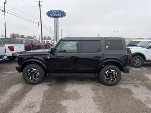 New 2025 Ford Bronco Outer Banks image 3