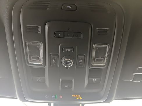 Used 2021 GMC Yukon Denali w/ Denali Premium Package image 35