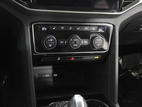 Used 2023 Volkswagen Atlas SE w/ Panoramic Sunroof Package image 13