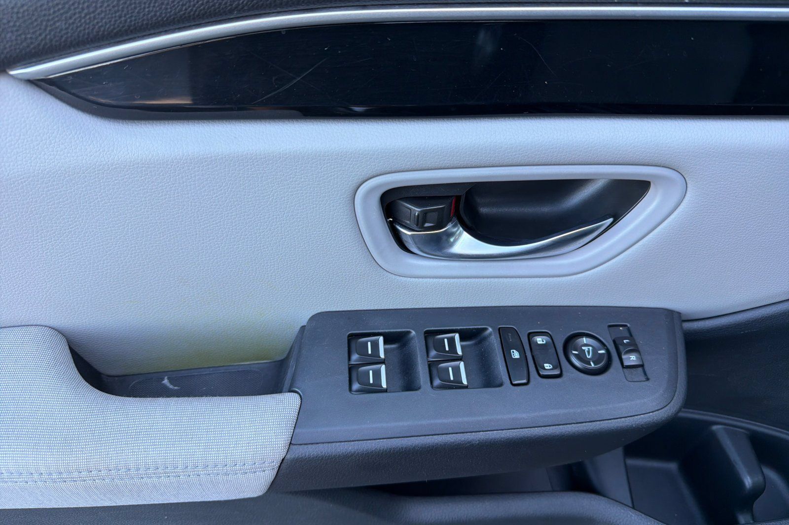 Used 2023 Honda Pilot LX image 10