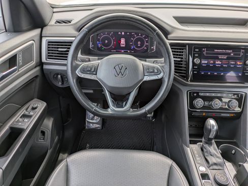 Used 2020 Volkswagen Atlas Cross Sport SEL R-Line AWD/4WD image 18