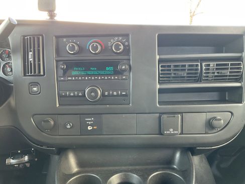 Used 2017 GMC Savana 2500 image 22