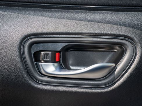 Certified 2025 Honda HR-V LX image 28