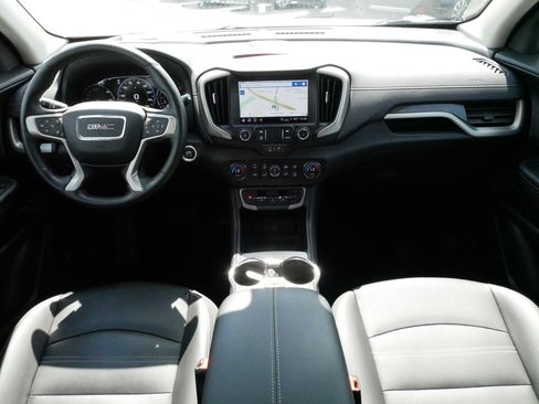 Used 2023 GMC Terrain Denali w/ Denali Premium Package AWD/4WD image 10