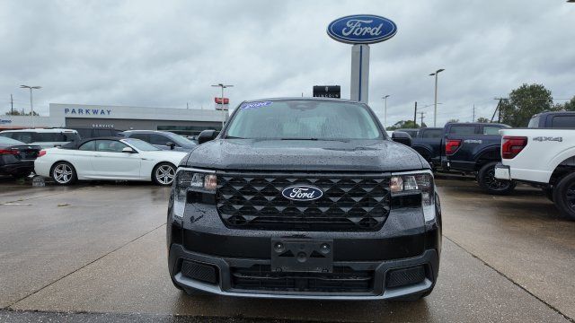 Used 2026 Ford Maverick XLT AWD/4WD image 2