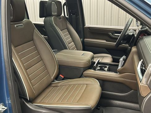 Used 2025 GMC Yukon XL Denali Ultimate image 37