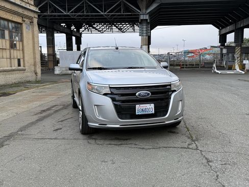 Used 2011 Ford Edge Sport w/ Driver Entry Pkg image 16