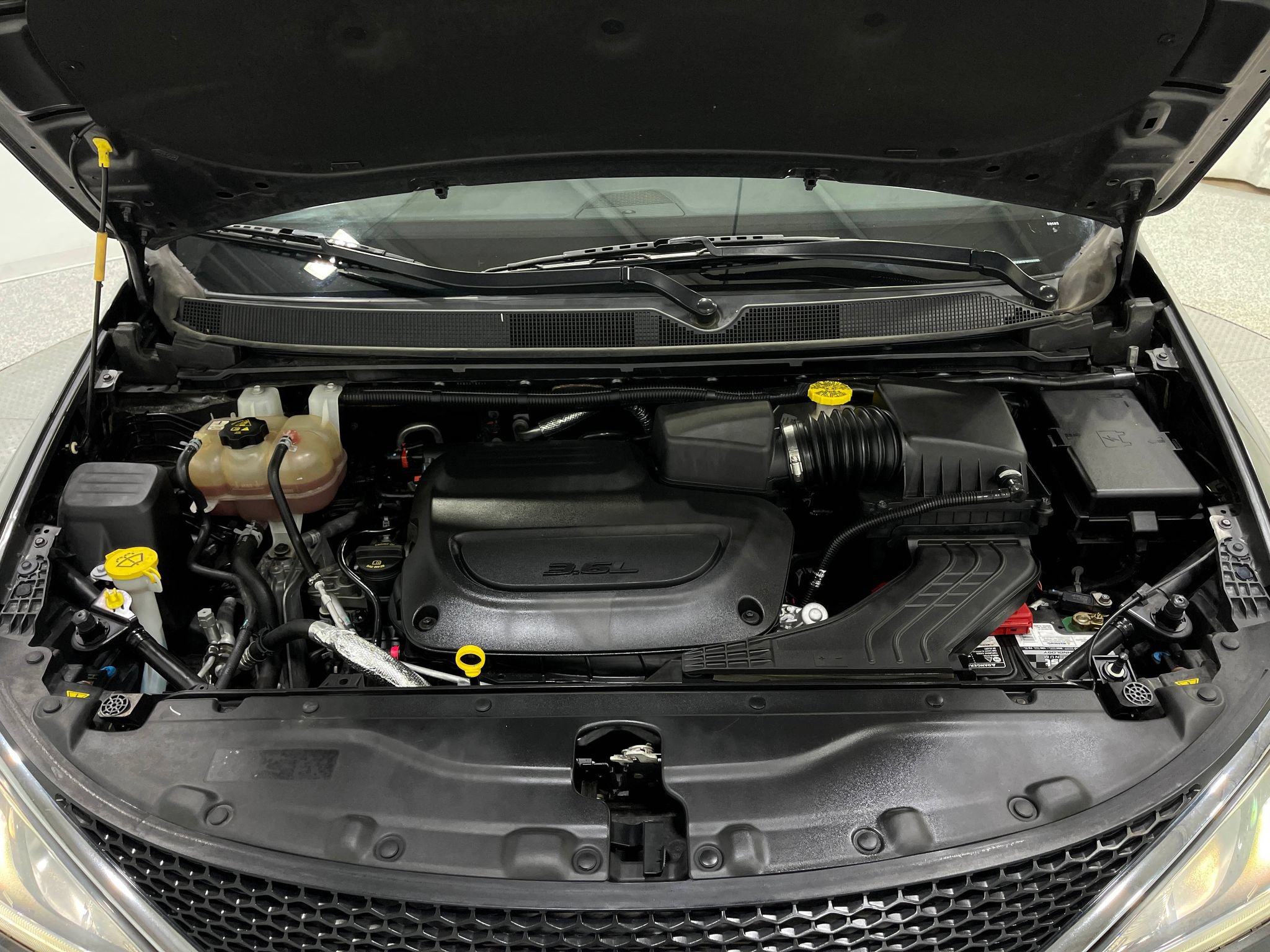 Used 2020 Chrysler Pacifica Limited FWD image 26