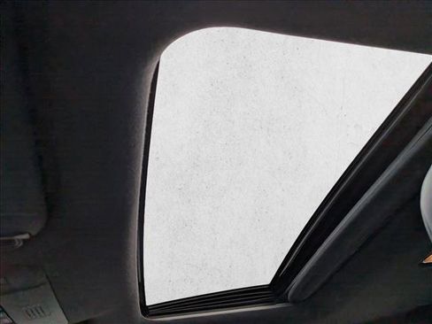 Used 2020 Toyota Corolla XSE image 15