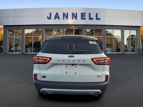 Used 2025 Ford Escape PHEV image 6