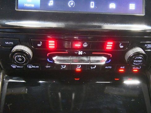 Used 2024 Jeep Grand Cherokee Altitude image 25