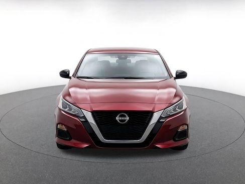 Used 2025 Nissan Altima 2.5 SV FWD image 2