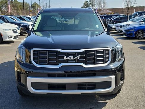 Used 2025 Kia Telluride S image 2