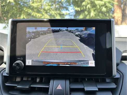 Used 2024 Toyota RAV4 LE AWD/4WD image 24