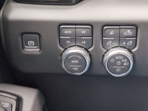 New 2025 GMC Sierra 1500 AT4 w/ Technology Package image 19