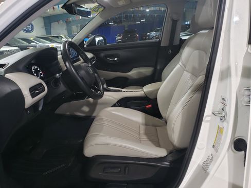 Used 2025 Honda HR-V EX-L image 10