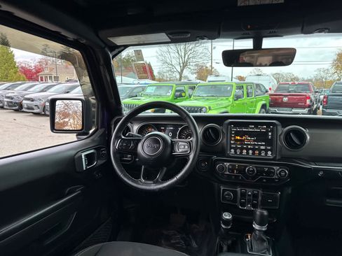 Used 2023 Jeep Wrangler Freedom Edition image 32