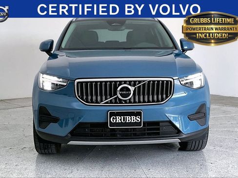 Certified 2025 Volvo XC40 B5 Core AWD/4WD image 3