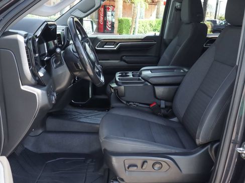 Used 2022 Chevrolet Silverado 1500 LT RWD image 16
