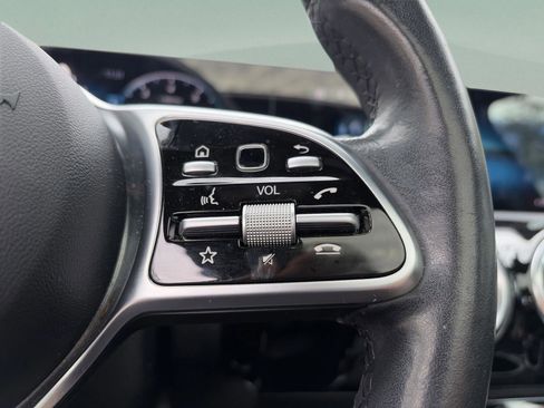 Used 2020 Mercedes-Benz A 220 image 30