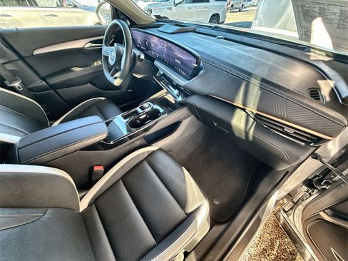 Certified 2025 Buick Envision Sport Touring image 27